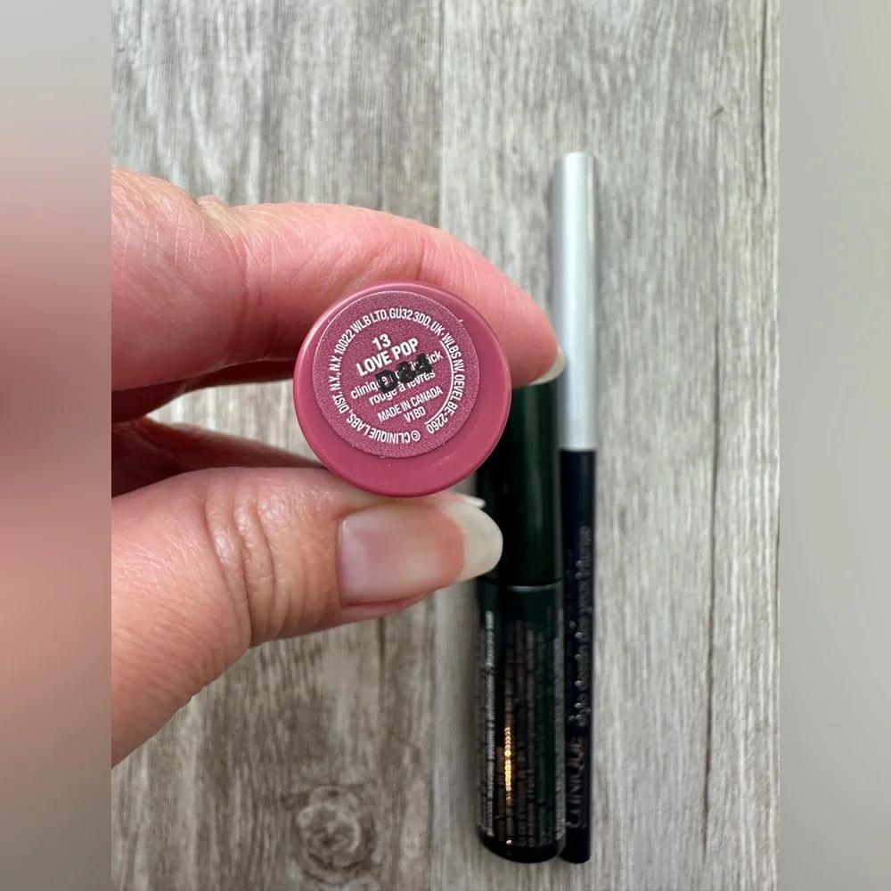 Clinique 13 Love Pop Lipstick + Black Mascara + Intense Black Eyeliner + Serum